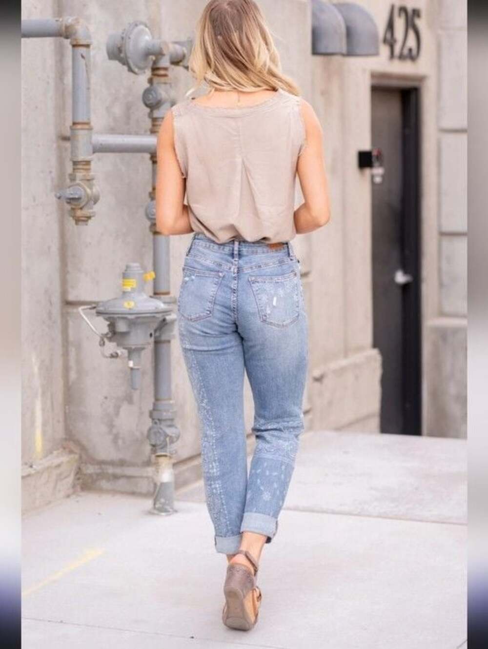 Judy Blue Paisley Print Mid Rise Distressed Boyfriend Jeans EUC Size 7 - Picture 2 of 8
